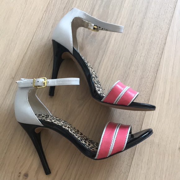 Jessica Simpson Sandals - Picture 2 of 9